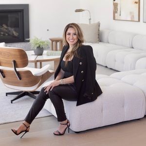 Meet your Posher, Christina